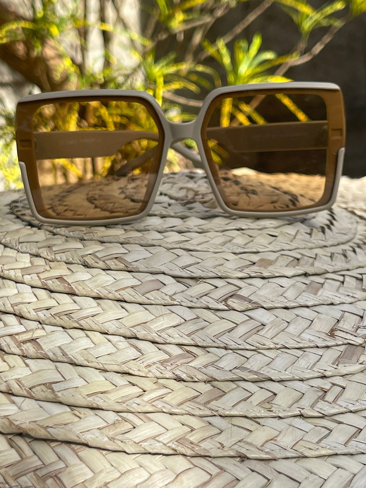 Óculos de sol quadrado Luna - BEGE - Image 5